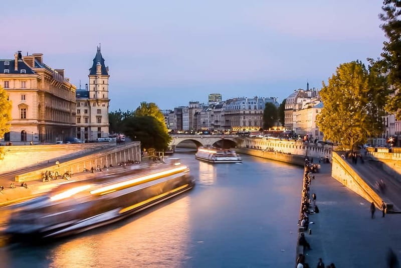Paris: Seine Cruise & Crepe Tasting near the Eiffel Tower - Daylight, sunset, or a night cruise