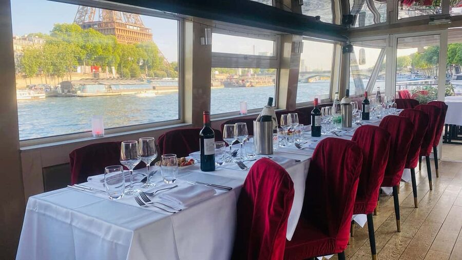 Paris: Seine Dinner Cruise from Eiffel Tower/Liberty Statue - Key points to know