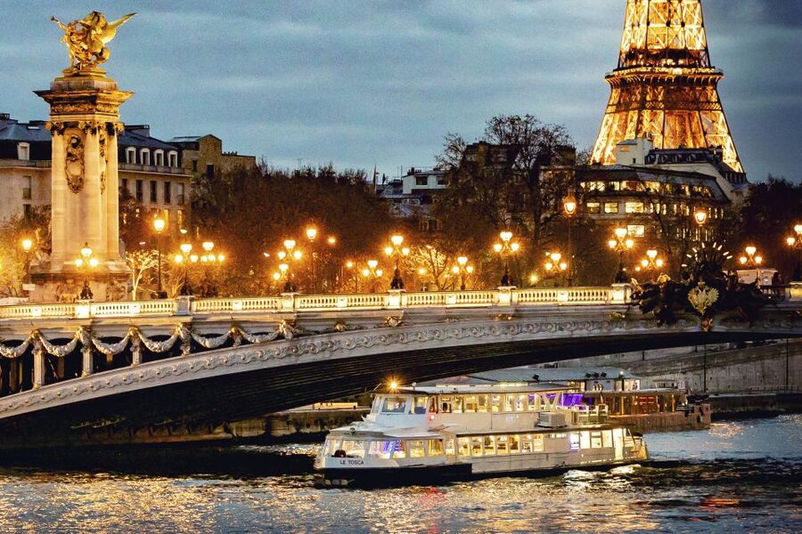 Paris: Seine Dinner Cruise from Eiffel Tower/Liberty Statue - Why this Seine cruise works for a Paris evening