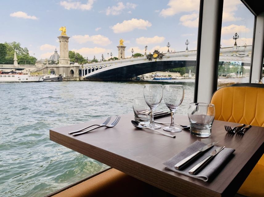 Paris: Seine River Bistronomic Dinner Cruise - What dinner is like on the panoramic boat
