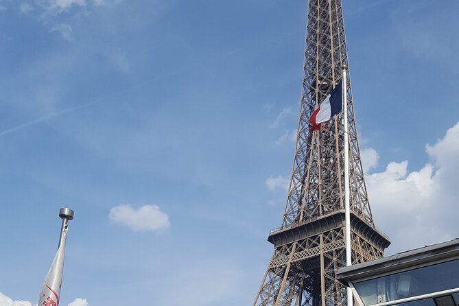 Paris Seine River Champagne Tasting Cruise - Practical planning for the 6:30 pm departure