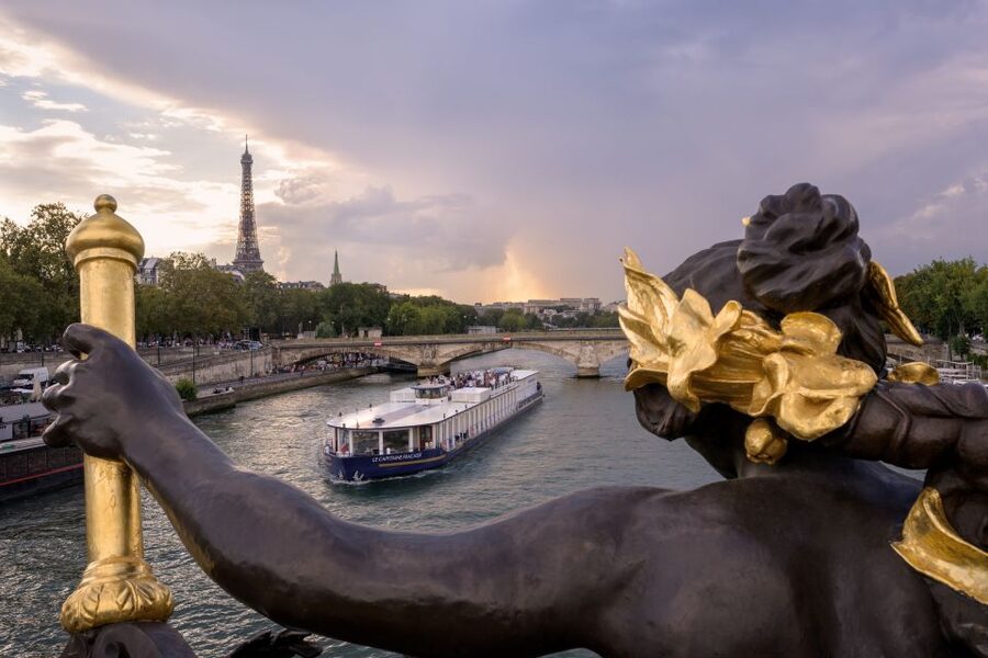 Paris: Seine River Cruise & Brunch - Brunch on the Seine from Île aux Cygnes