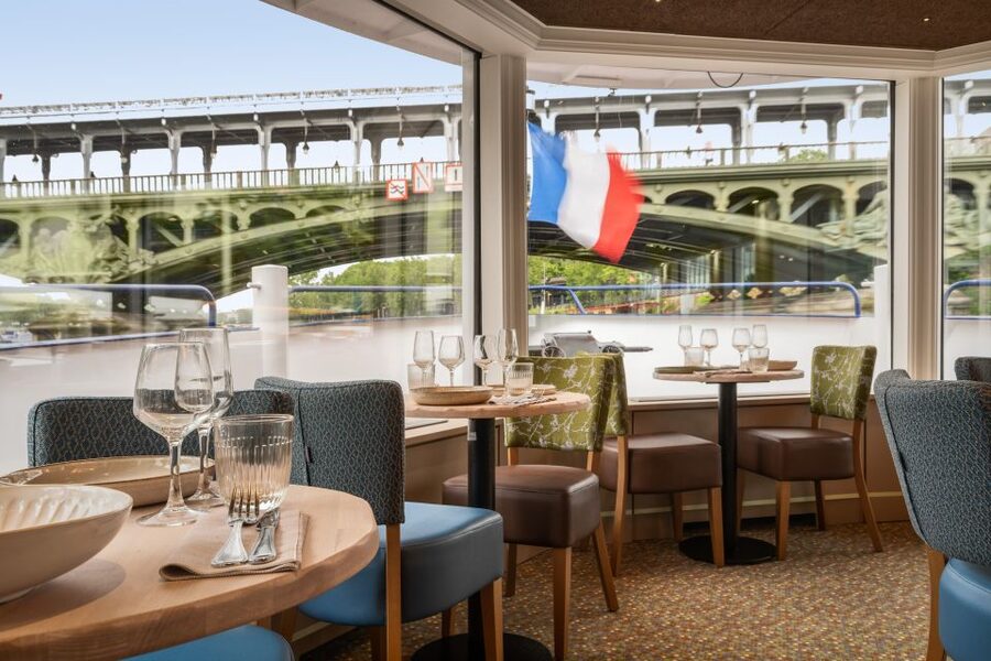 Paris: Seine River Cruise & Brunch - Musée d’Orsay, a railway station turned art museum