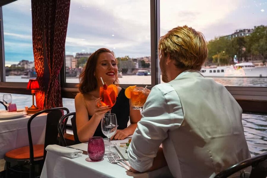 Paris: Seine River Cruise with 3-Course Dinner & Live Music - Dinner from Maxim’s, with a few bold flavors