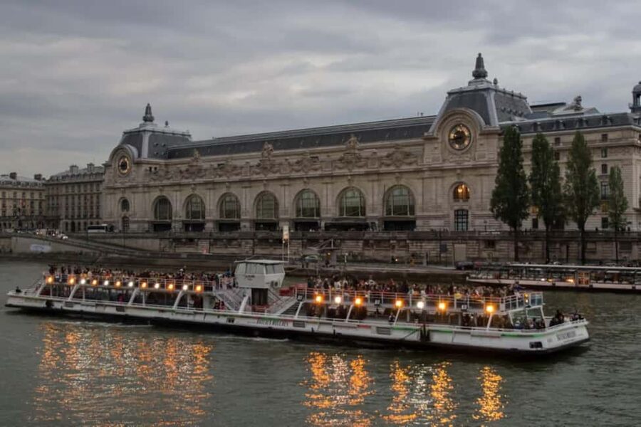 Paris: Seine River Cruise with Meringue or Hot Chocolate - What this Seine cruise actually gives you