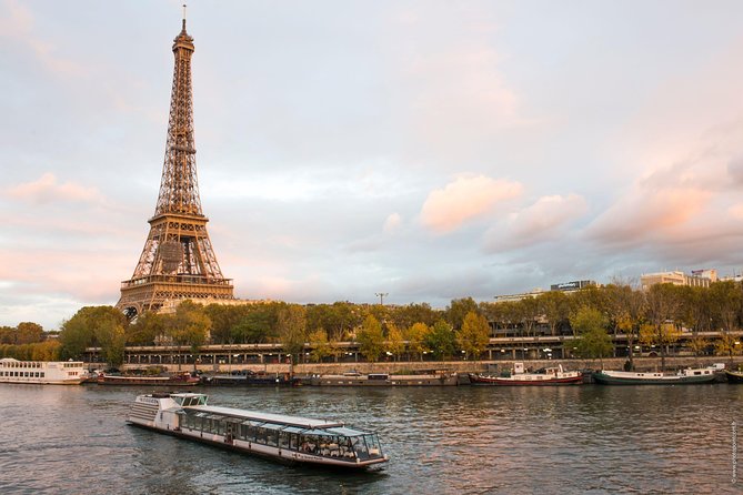 Paris Seine River Gourmet Lunch Cruise with Champagne Option - Heat, ventilation, and restroom concerns