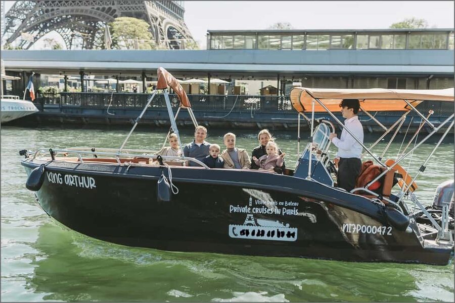 Paris: Seine River Private Cruise - From the Statue of Liberty to the Eiffel Tower