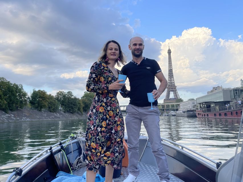 Paris: Seine River Private Cruise - Pont Neuf, the oldest stone bridge in Paris