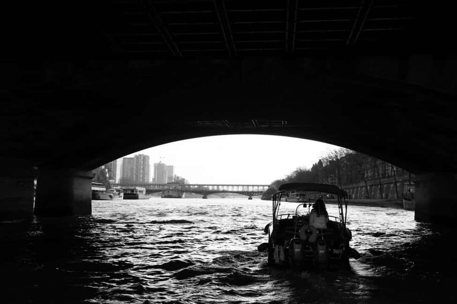 Paris: Seine River Private Cruise - Place de la Concorde and the return ride