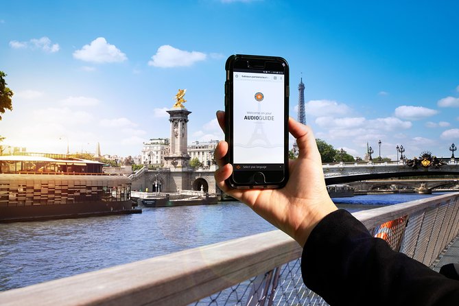 Paris Seine River Sightseeing Cruise with Commentary by Bateaux Parisiens - The Louvre, Concorde, and the Return Route