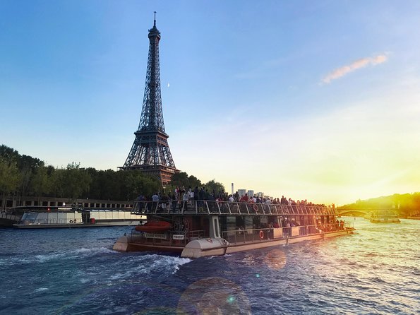 Paris Seine River Sightseeing Cruise with Commentary by Bateaux Parisiens - Comfort, Seating, and Family Use
