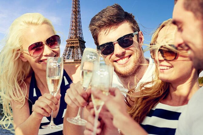 Paris: Seine River Sightseeing Sunset Cruise with Champagne - Starting at Square du Vert-Galant