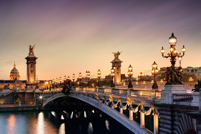 Paris: Seine River Sightseeing Sunset Cruise with Champagne - Circling Île de la Cité, the birthplace of Paris