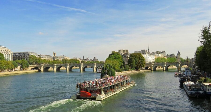 Paris: Seine River Walking Tour with Optional Musée d'Orsay - A Seine walk that starts where Paris began