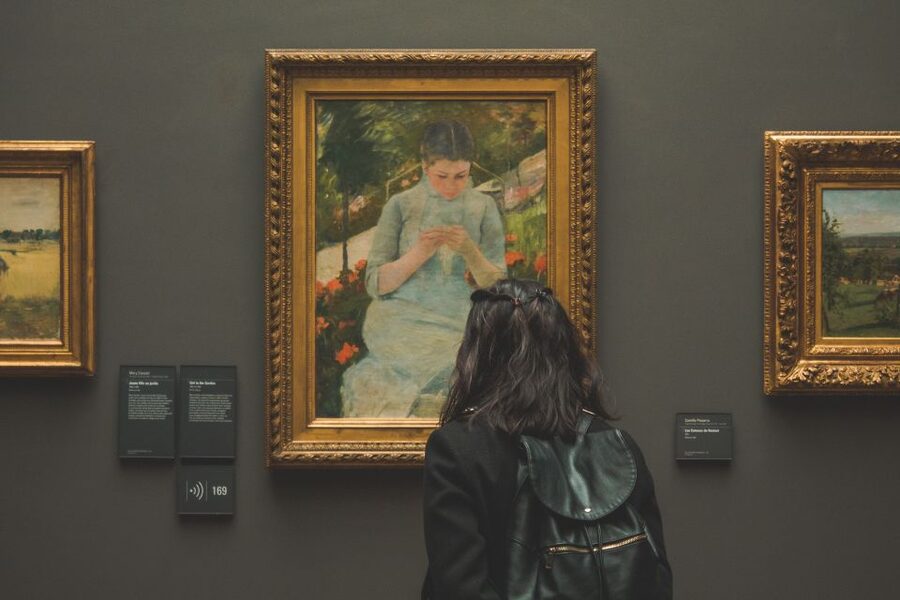 Paris: Seine River Walking Tour with Optional Musée d'Orsay - Pont Neuf and Square du Vert-Galant