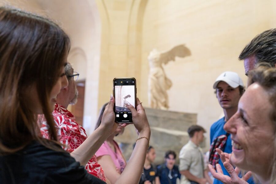 Paris: Skip-the-Line Louvre Highlights Guided Tour - How the 1.5-hour route feels