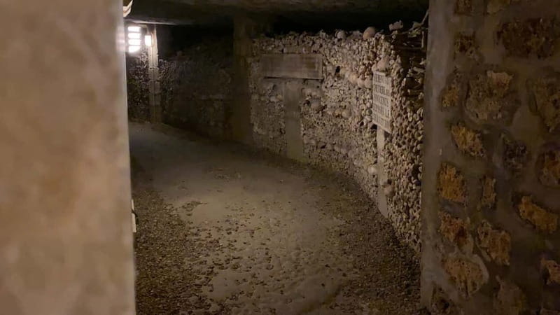 Paris: Small-Group Catacombs Tour with Skip-the-Line Entry - Key points to know before booking
