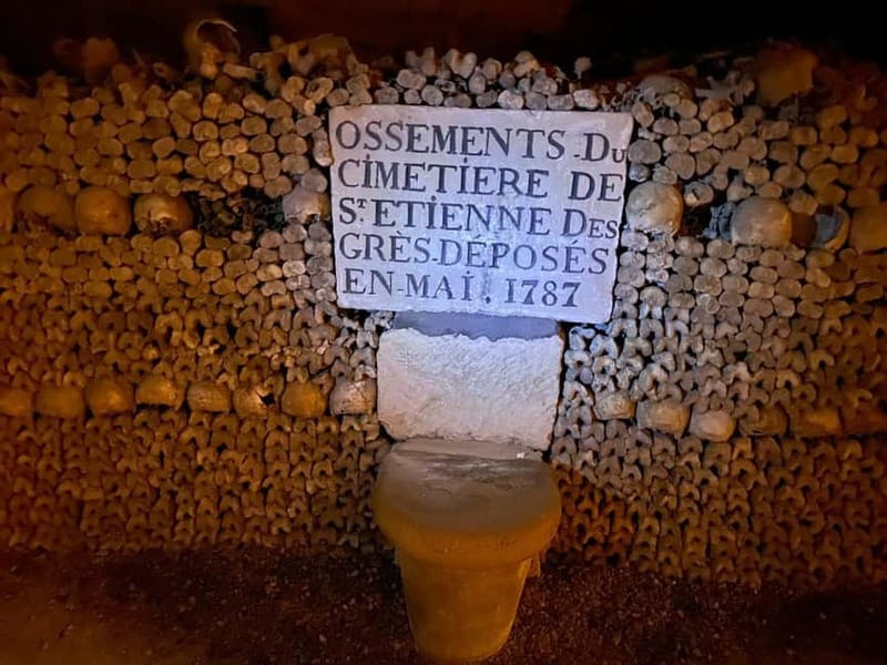 Paris: Small-Group Catacombs Tour with Skip-the-Line Entry - Bone-lined galleries and The Barrel