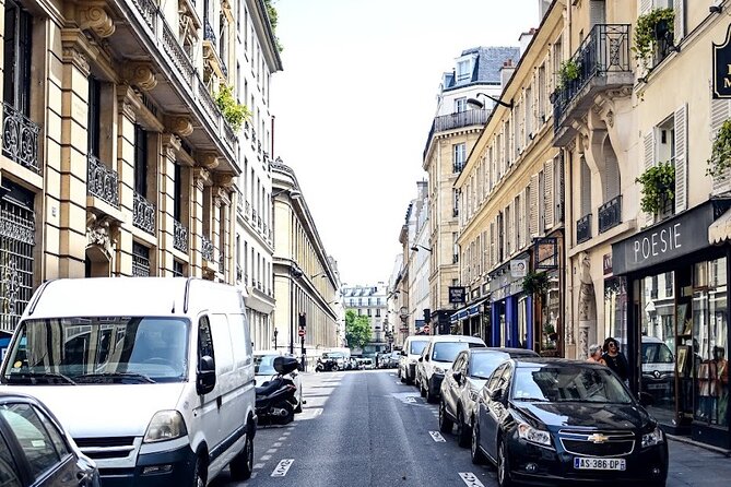 Paris St Germain Food Tour with Cheeses, Foie Gras, Wines & More - The guides shape the experience