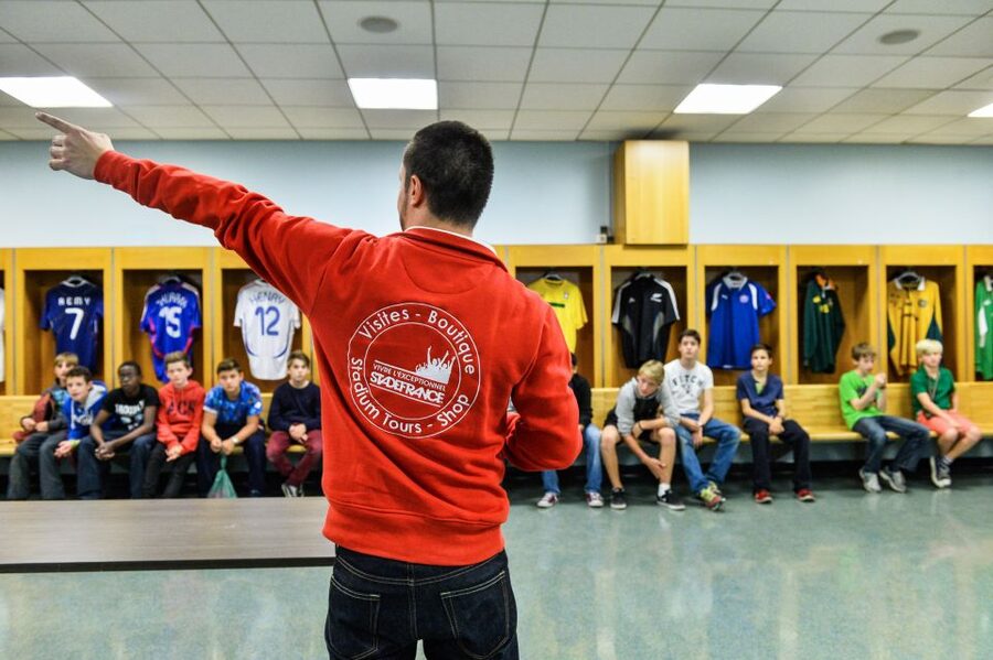 Paris: Stade de France Behind the Scenes Tour - Walking Through the Locker Room