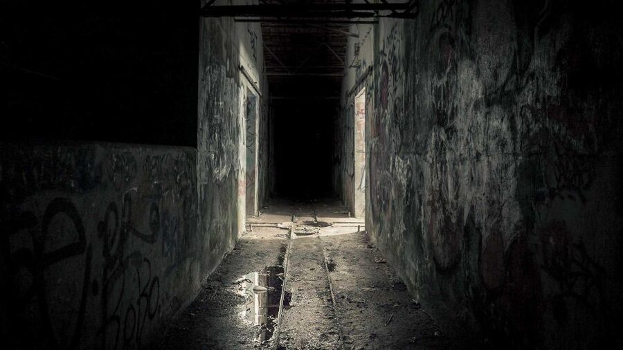 Paris: "The Live Thriller" Hunt down a Serial Killer - Why the Private Format Makes a Difference