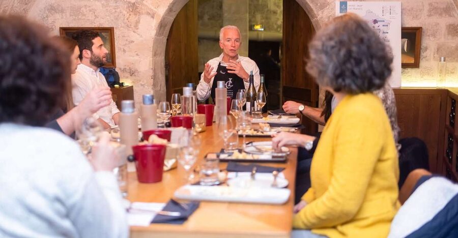 Paris: The Ultimate Wine and Cheese Tasting in English - Five White Wines, Five Red Wines