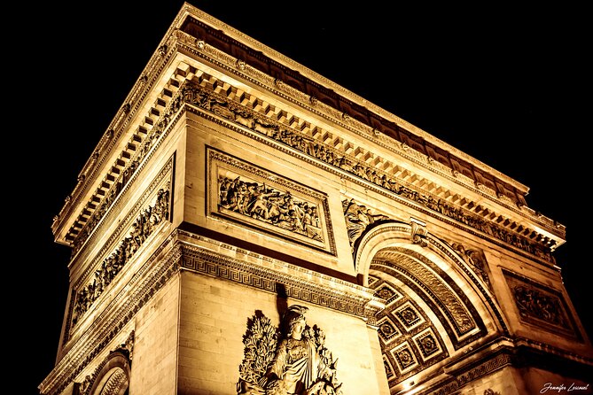 Paris Tootbus Festive Christmas Lights Tour - Who should book this Christmas bus tour?