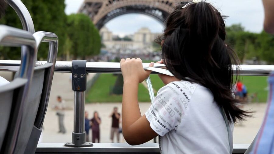 Paris: Tootbus Kids Bus Tour Experience - Arc de Triomphe and the western avenue