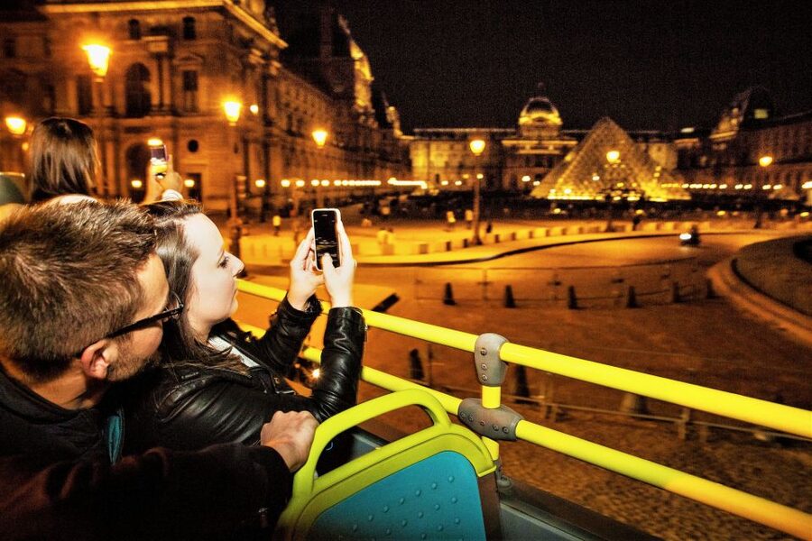 Paris: Tootbus Open-Top Christmas Bus Tour - Boulevard des Capucines and the Opéra opening