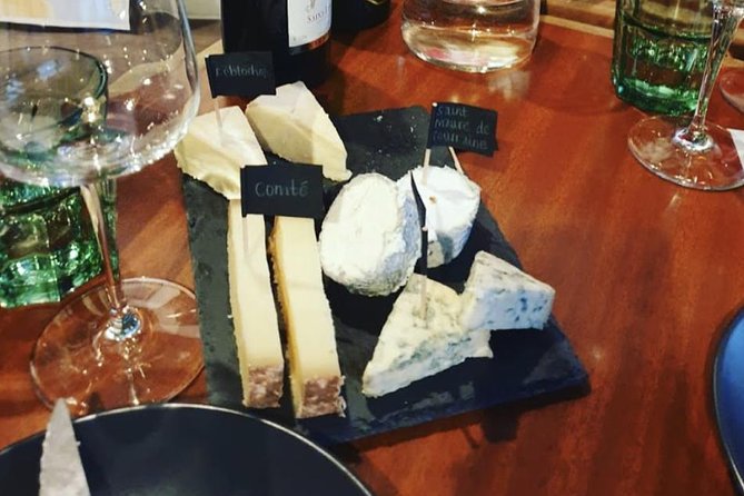 Paris Top Sights Half Day Walking Tour + Wine Tasting Experience - The guide can make or break the day