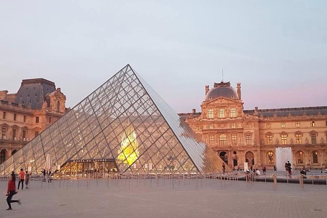 Paris Top Sights Half Day Walking Tour with a Fun Guide - Along the Seine to Île de la Cité