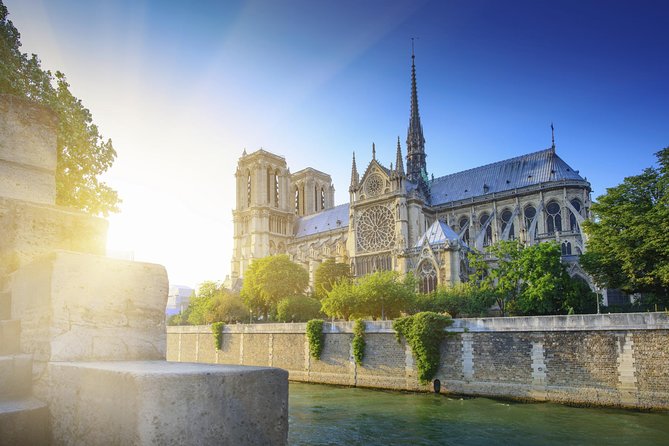 Paris Tour with Lunch at the Eiffel Tower and Seine River Cruise - Who will get the most from this experience