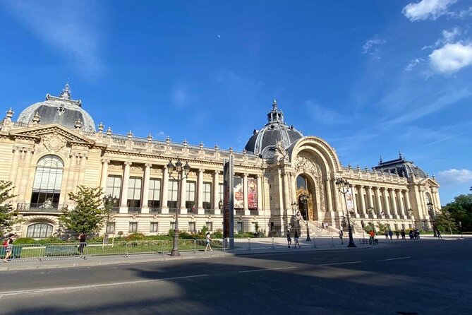 Paris Treasure Hunt – Explore the Seine from Louvre to Eiffel - Reaching the Eiffel Tower as the final reward