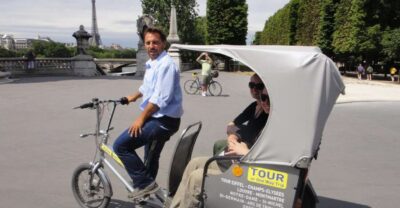 Paris Tuk-Tuk: 2, 4 or 6H First Highlights & Parisian Areas