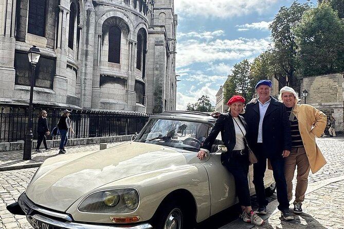 Paris TV Show Tour in a Open Top Vintage French Car Citroen DS - Île de la Cité and the historic center