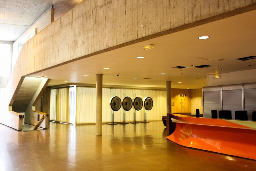 Paris: UNESCO Headquarters Tour - Entering UNESCO House at Place de Fontenoy