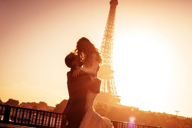 Paris Valentine's Day Dinner Cruise by Bateaux-Mouches - A four-course French dinner with Champagne