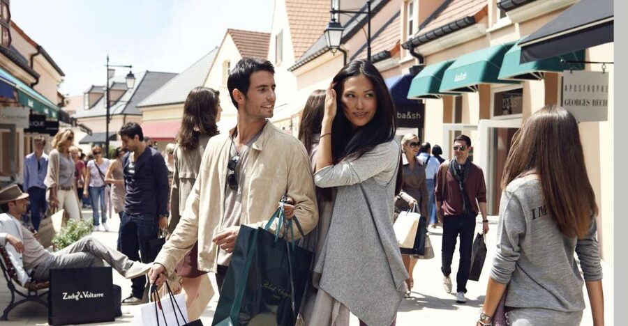 Paris: Vallée Village Outlet Shopping Day - Choosing six hours or a full day