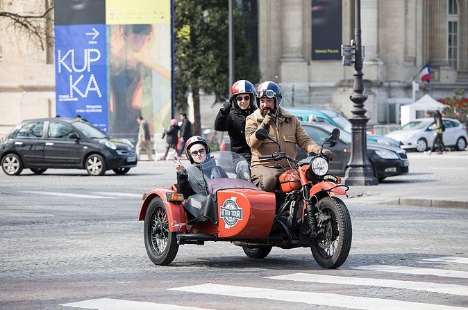 Paris Vintage Private & Bespoke Tour on a Sidecar Motorcycle - Notre-Dame and the Île de la Cité