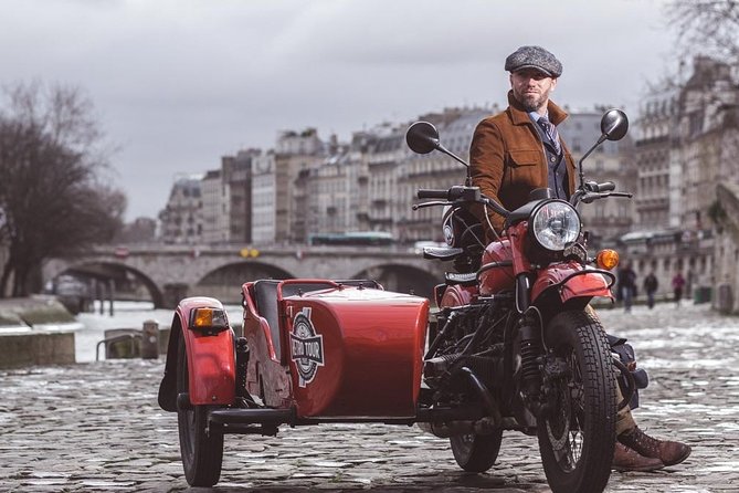Paris Vintage Private City Tour on a Sidecar Motorcycle - The Arc de Triomphe, Eiffel Tower, and Les Invalides