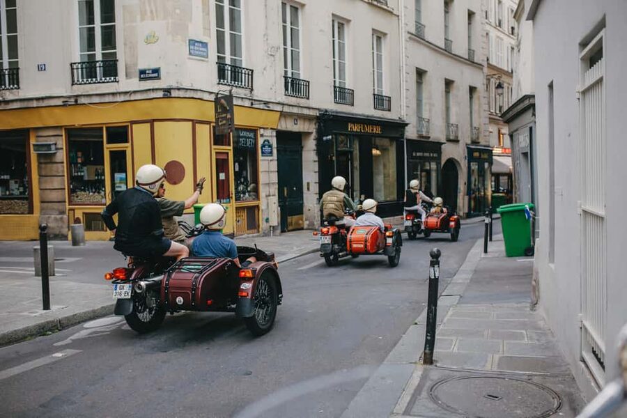 Paris Vintage Sidecar Premium & Private Half-Day Tour - The Eiffel Tower stop and the best photo opportunity