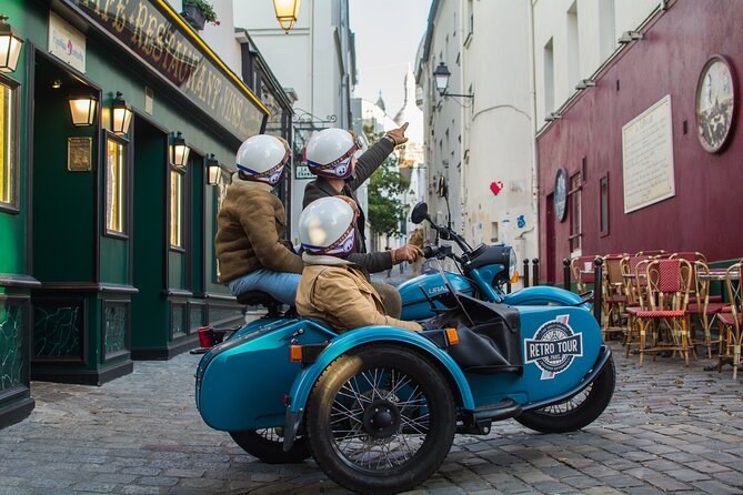 Paris Vintage Sidecar Tour – Emily in Paris highlights - Pont Alexandre III, Paris at its most dressed up