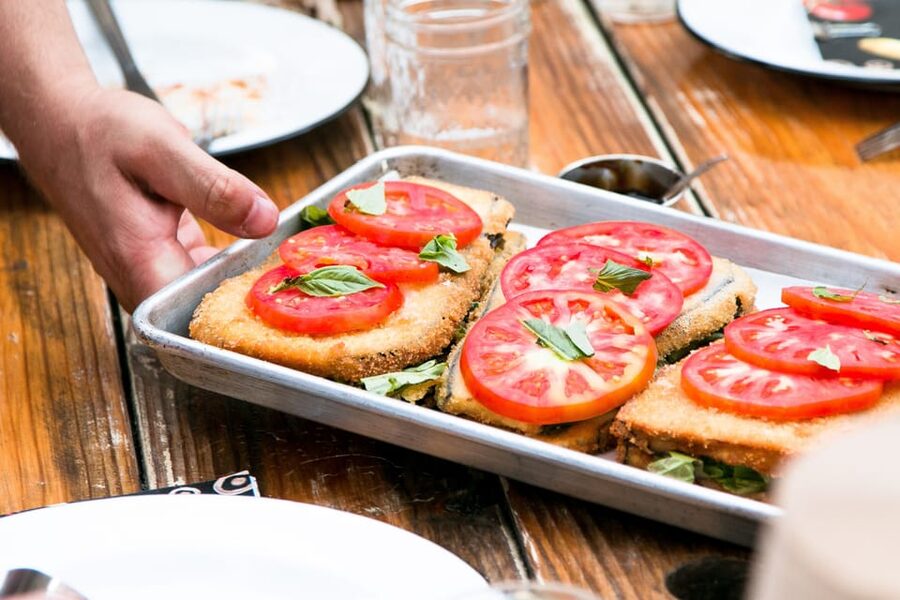 Paris: Walking Food Tour - Stories behind the food and buildings