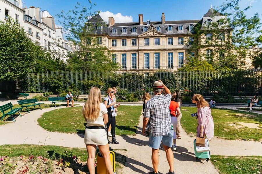 Paris: Walking Food Tour with Cheese, Wine and Delicacies - Key points at a glance