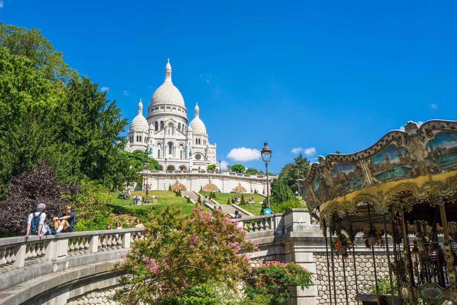 Paris: Walking Tour of Montmartre - La Maison Rose and Montmartre’s picture-book side