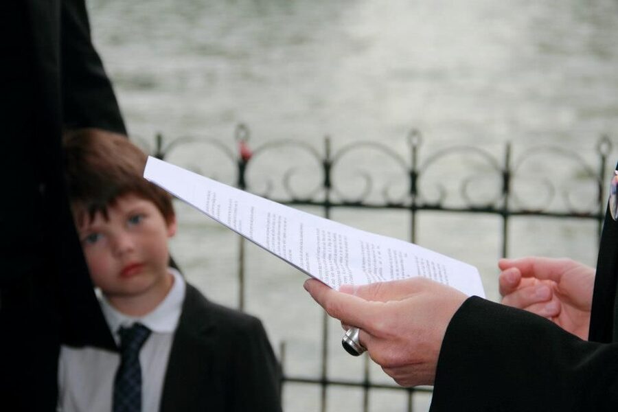 Paris: Wedding Vows Renewal Personal Photo or Video Shoot - Is $410 good value for eight people?