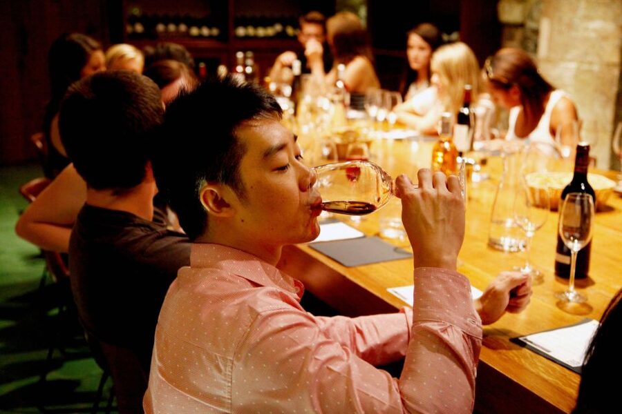 Paris: Wine and Cheese Lunch - Who should book this experience?