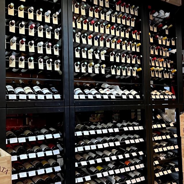 Paris : Wine tasting at the cellar of Joël Robuchon - Starting in the cellar’s back tasting room