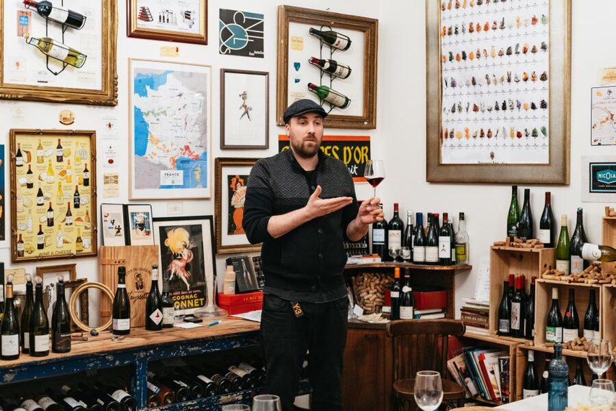 Paris: Wine Tasting Experience with 6 Wines and Cheese Board - Inside the Paris Wine Co boutique