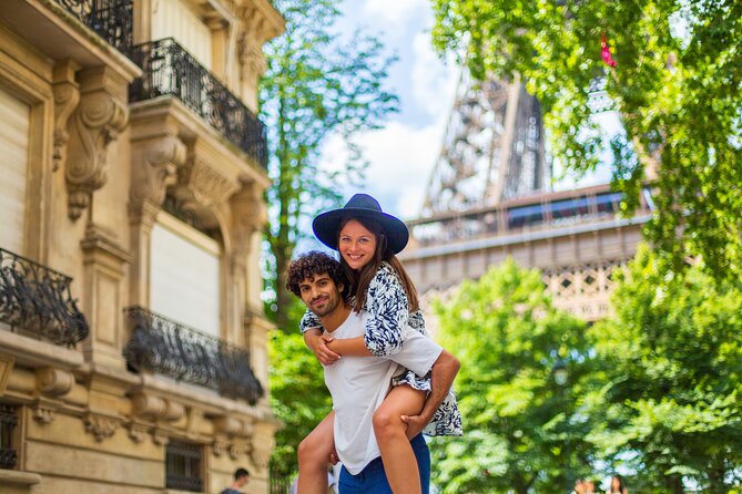 Paris: Your Own Private Photoshoot at the Eiffel Tower - Why a short Eiffel Tower photoshoot works so well